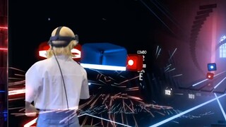 (เกม Beat Saber) ชายหนุ่มแต่งเป็นผู้หญิงสตรีมเกม Beat Saber 