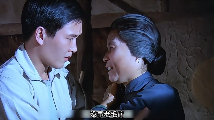 “Bạch Cốt Vô Tình”: Người già đã qua đời vẫn hàng ngày bí ẩn xuất hiện trong nhà, phim kinh dị kiểu 
