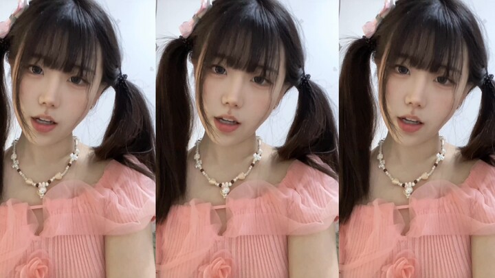 Vẫn phải là tóc đuôi ngựa đôi mới đúng