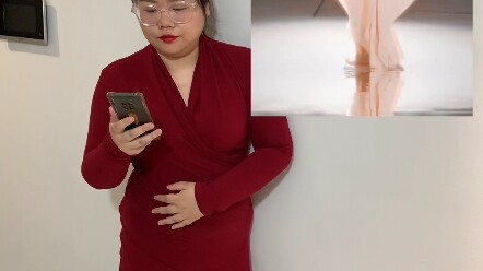 Tarian si Bulan Putih yang sejati hadir, ‘Lebih Baik Bertemu Sekali Saja’. Suasananya oke, kostumnya