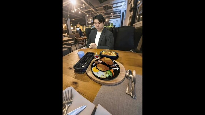 What should you keep in mind when having your first meal with Kim Ji-hoon?