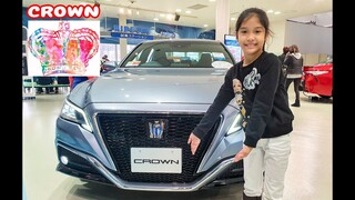 This is the TOYOTA CROWN 👑🚗 So expensive! I cannot buy this! 😂🤣 Amazing Zia