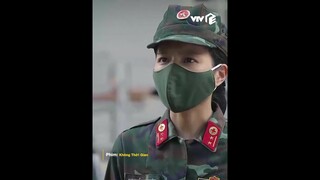 Dù quá tải, Trung tá Đại vẫn hạ lệnh mở cửa đón dân #khongthoigian #vtvgiaitri