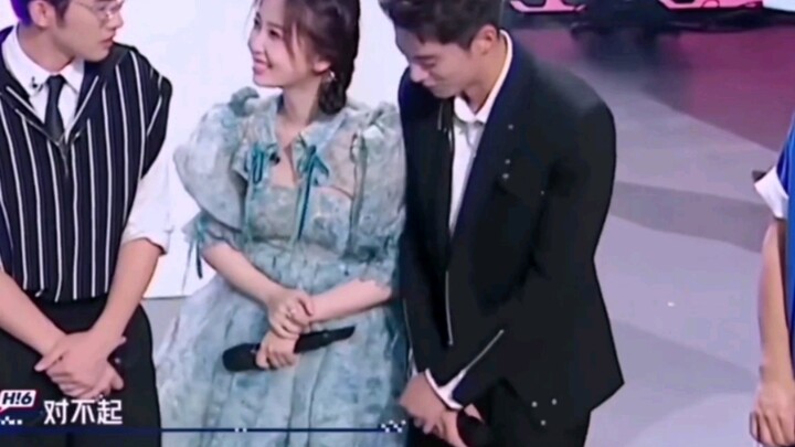 No wonder para penggemar heboh shipper sampai pusing tujuh keliling; siapa yang lihat ini nggak baka