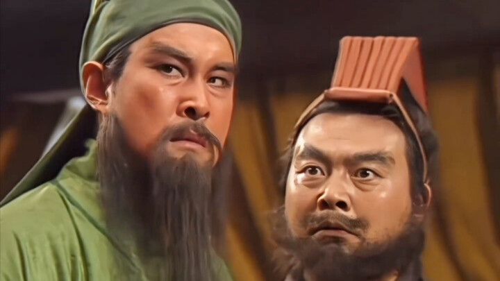 Làm đại ca của hai người này, không có thực lực thật sự thì không ổn đâu, ánh mắt của Quan Trương qu