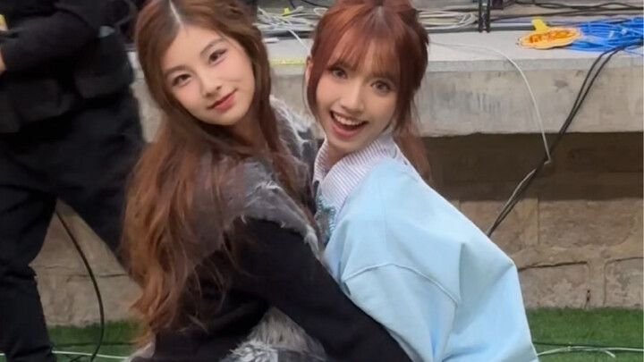 Such an Adorably Cute Group… What Is Love? — TWICE’s Sohu Dance Cover Video Gala