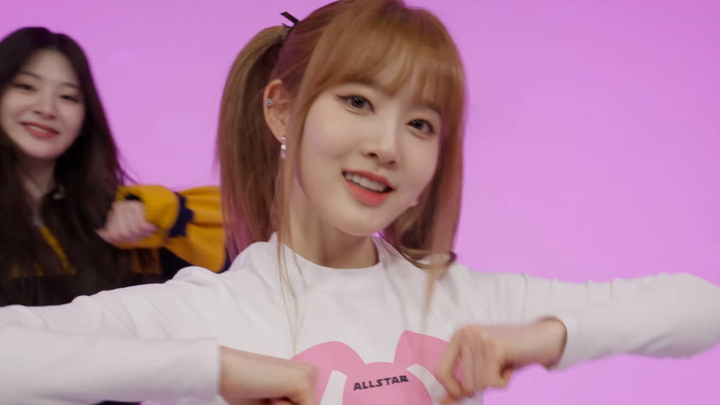 Medley tarian utama STAYC sepanjang masa! ASAP + Kacamata Berwarna + POPPY + Teddy Bear