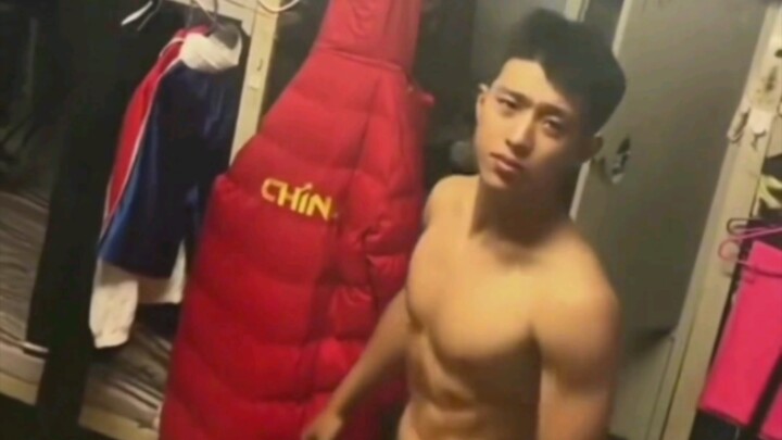 Những khoảnh khắc vui nhộn thường ngày trong ký túc xá nam sinh