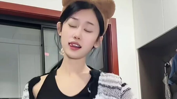 Chú cừu con bị mất: Đá hông!