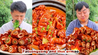 Songsong was scared❗︎ Ermao steals pig feet in the kitchen  | songsong and ermao | mukbang