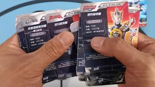 Tồn kho những chiếc thẻ Ultraman hiếm hoi đã bị mấy đứa con gấu của tôi làm hỏng, vẫn còn những thẻ 