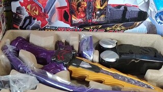 Menghabiskan banyak uang untuk membongkar tas keberuntungan Kamen Rider 3117 yuan, saya mulai menang