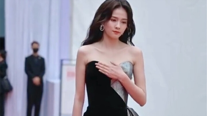 Tạo hình thảm đỏ tại Lễ Tôn Vinh Phong Cách Elle của Bạch Lộc – mỹ nhân tuyệt thế Bạch Mộng Nghiên!!