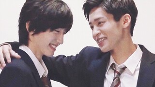 "Setelah membungkuk sendiri, aku dengan sainganku jatuh cinta" Ahhhh... Aku tidak pernah melepaskan 