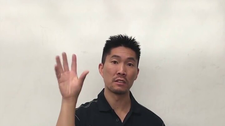 (Original Chinese subtitles) Coach Danny's volleyball tutorial (How to pass the ball with one hand)