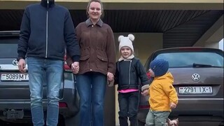 适合一家人出门旅游拍的小短片...差点以为真把孩子们留在家里了呢！