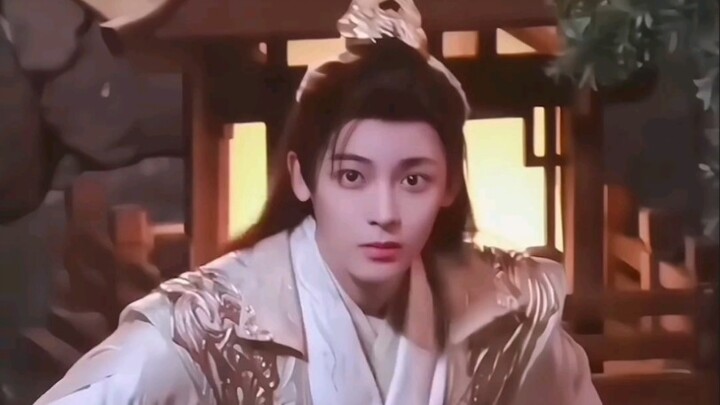 In 10 seconds, you’ll understand why he’s the “No. 1 handsome teen of ’95”—Hou Minghao, the destined
