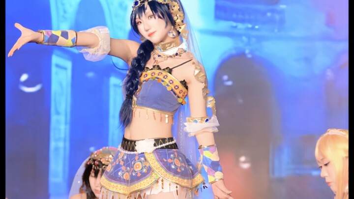 นางระบำในห้องอาบน้ำสาธารณะเก็บถาวร