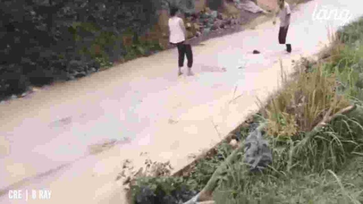 Anh muốn được cùng em suốt ngày như trẻ con