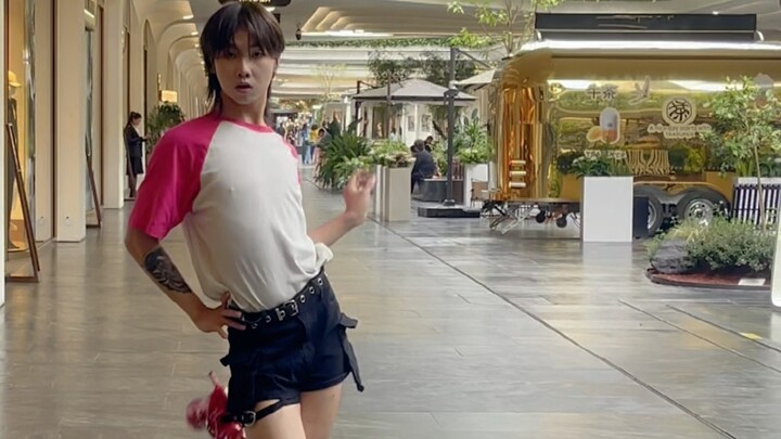 จำเป็นต้องเต้นรำ Voguing ไปช้อปปิ้งที่เมืองเฉิงตูหรือไม่?
