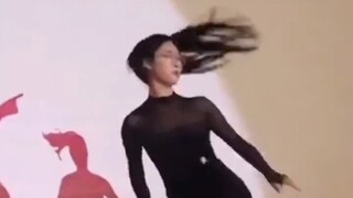 这是哪个学校的文艺汇演，以后工作不愁了