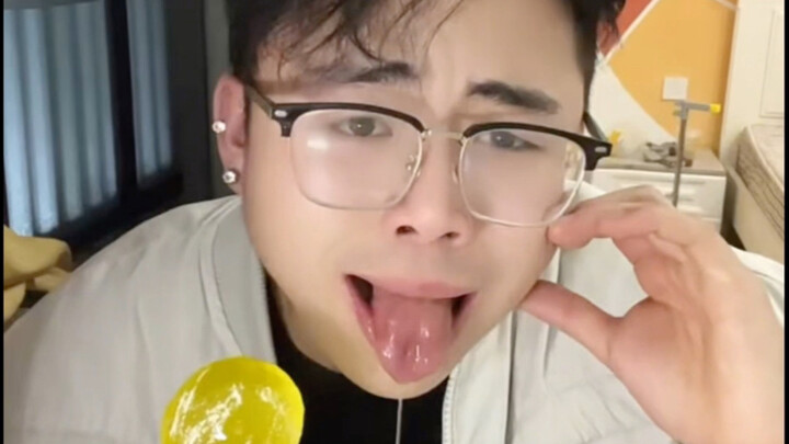 Chia sẻ cho anh em mê đá của bạn, và đừng nói gì cả!