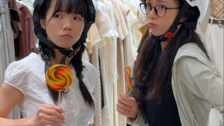 Mang dép tông thì không được ra đường à?