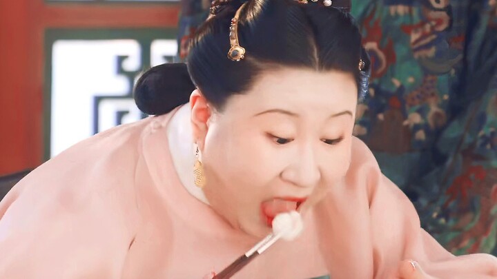 Help! I actually shipped Elbow Princess?! I don’t care about palace drama—I just wanna eat, haha!