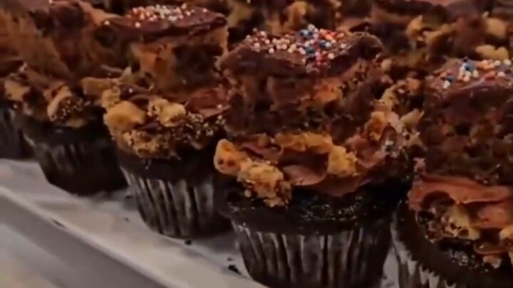 Food Judge (88): Fluffy, Soft Little Cakes