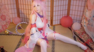 Gorgeous pink hair cosplay girl