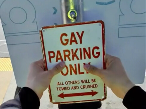 Tempat parkir khusus dewa dan gay