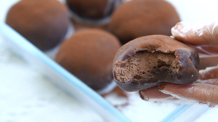 [Food]Making chocolate ice-cream Daifuku