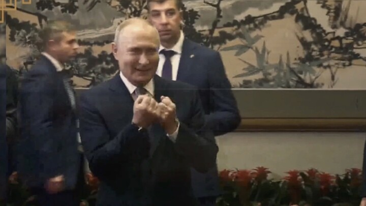 [Putin] Đến vườn hoa có thư giãn không? Đúng