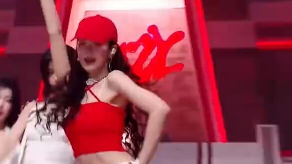 (รวมแมชอัพบนเวที) สาวๆทั้ง 5 เต้นเพลงใหม่ของ Itzy "Girls Will Be Girls" ตามหลักการ "ใครจะใส่ชุดใครใน