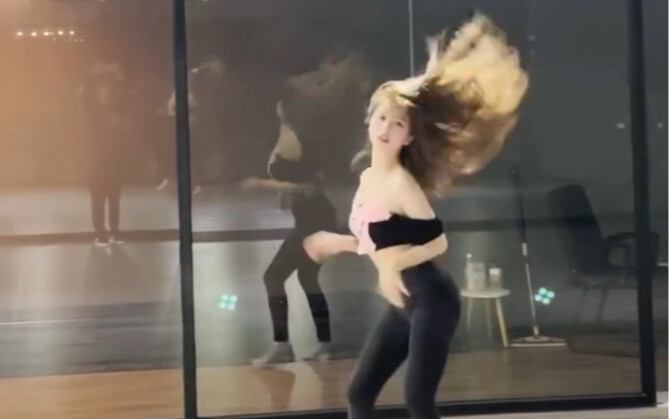 Fan Edit | Esther Yu Dance Cover|BLACKPINK-《Pretty Savage》