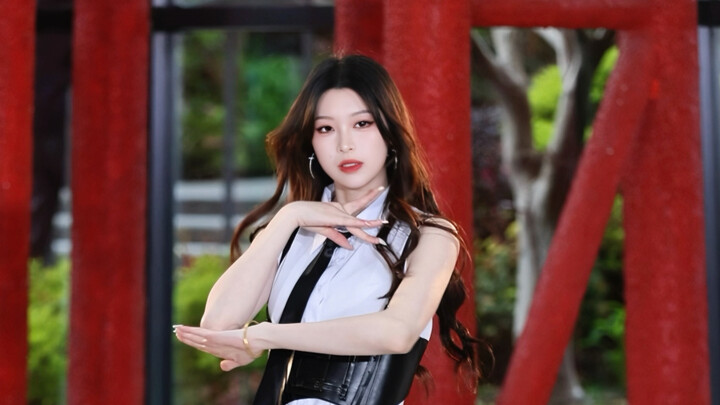 Chị ơi, em có thể hôn chị được không💋｜Thành viên nhóm trouble maker: Thẩm Tiểu Đình