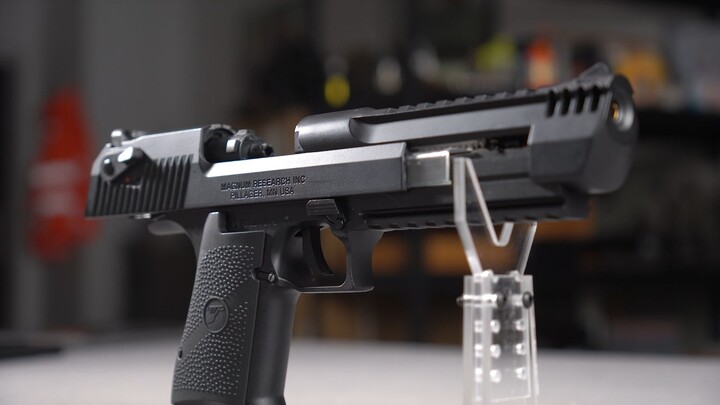 [Bermain Peluru] Model listrik Yanhu "Desert Eagle".