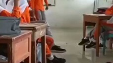 Hal bahagia ketika duduk di bangku sekolah,😌