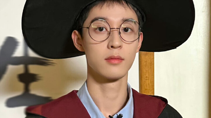 อู๋อวี่เหิงมีเรื่องราวลึกลับบางอย่างเกี่ยวกับตัวเขา