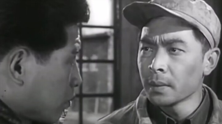 “Thế nếu có người coi thường công nhân thì sao?” Câu thoại mấy chục năm trước mà vẫn châm biếm quá đ