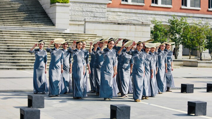 นักเรียนม.ปลาย รำเพลง “เพลงชาวประมง” | งานฉลองวันปีใหม่ 2025 ของทีมเต้นรำโรงเรียนมัธยมต้นหมายเลข 1 ฝ