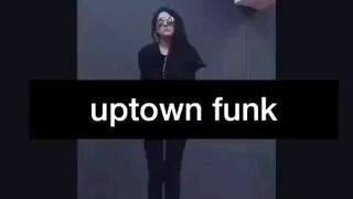 【อวี้เหยียน】เต้นคัฟเวอร์เพลง Uptown Funk ใส่แว่นกันแดดแล้วไม่แคร์ใครเลย