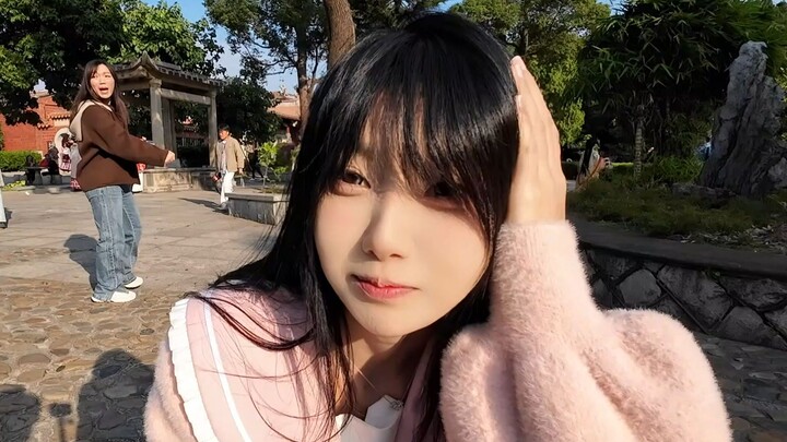 The sunlight feels so gentle today!