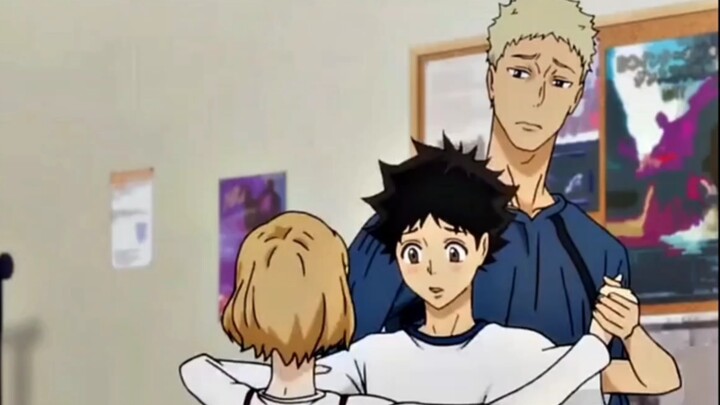 The teacher just wanted to teach the boy how to tuck in his waist, but when she pushed him, she disc