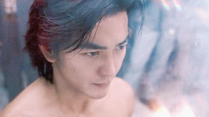 “Chẳng lẽ đây là lý do hồi đó phòng con trai treo đầy poster của cậu ấy?!”