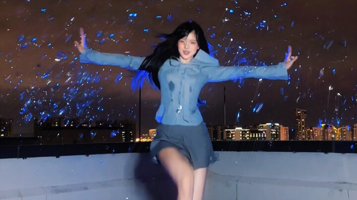 The moment the blue gold powder blooms, it's brilliantly radiant yet makes me want to cry! BlueValen