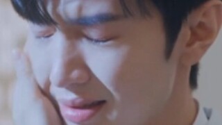 Sudah lama sekali saya tidak melihat adegan pernikahan yang begitu nyata, natural, dan menyentuh! It