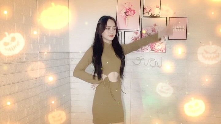 Halloween này có ai đi chơi cùng em không?