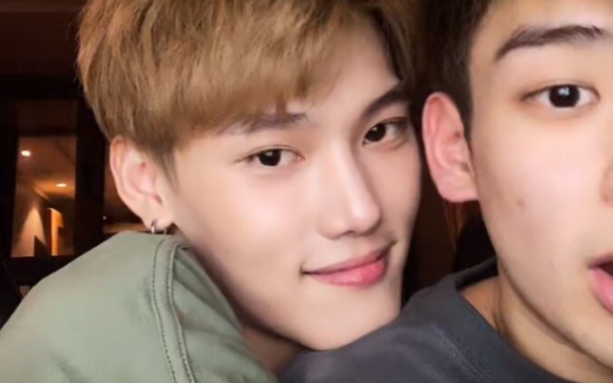 【Hạc Khải】Chỉ là hai con quái đáng yêu thôi (Cảnh báo nội dung mạnh phía trước)