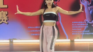 跳都跳了，就发一个吧，921评委秀，又名Thea抹胸历险记